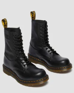 1490 / 1461 MM6 Leather Lace Up Boots in Black