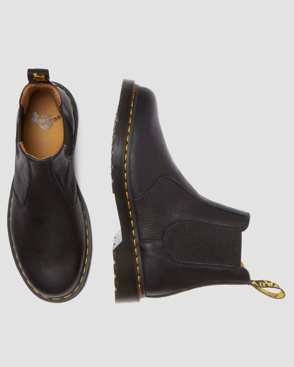 2976 Ambassador Leather Chelsea Boots in Black