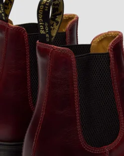 2976 Classic Calf Leather Chelsea Boots in Burgundy
