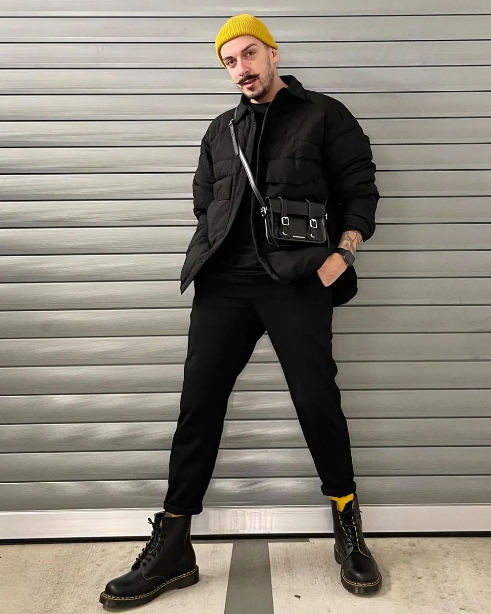 7 Inch Leather Crossbody Bag in Black