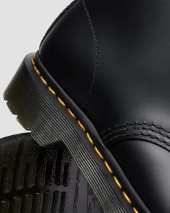 1460 LACELESS in Black