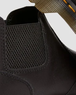2976 Lo Rogue Leather Chelsea Boots in Black