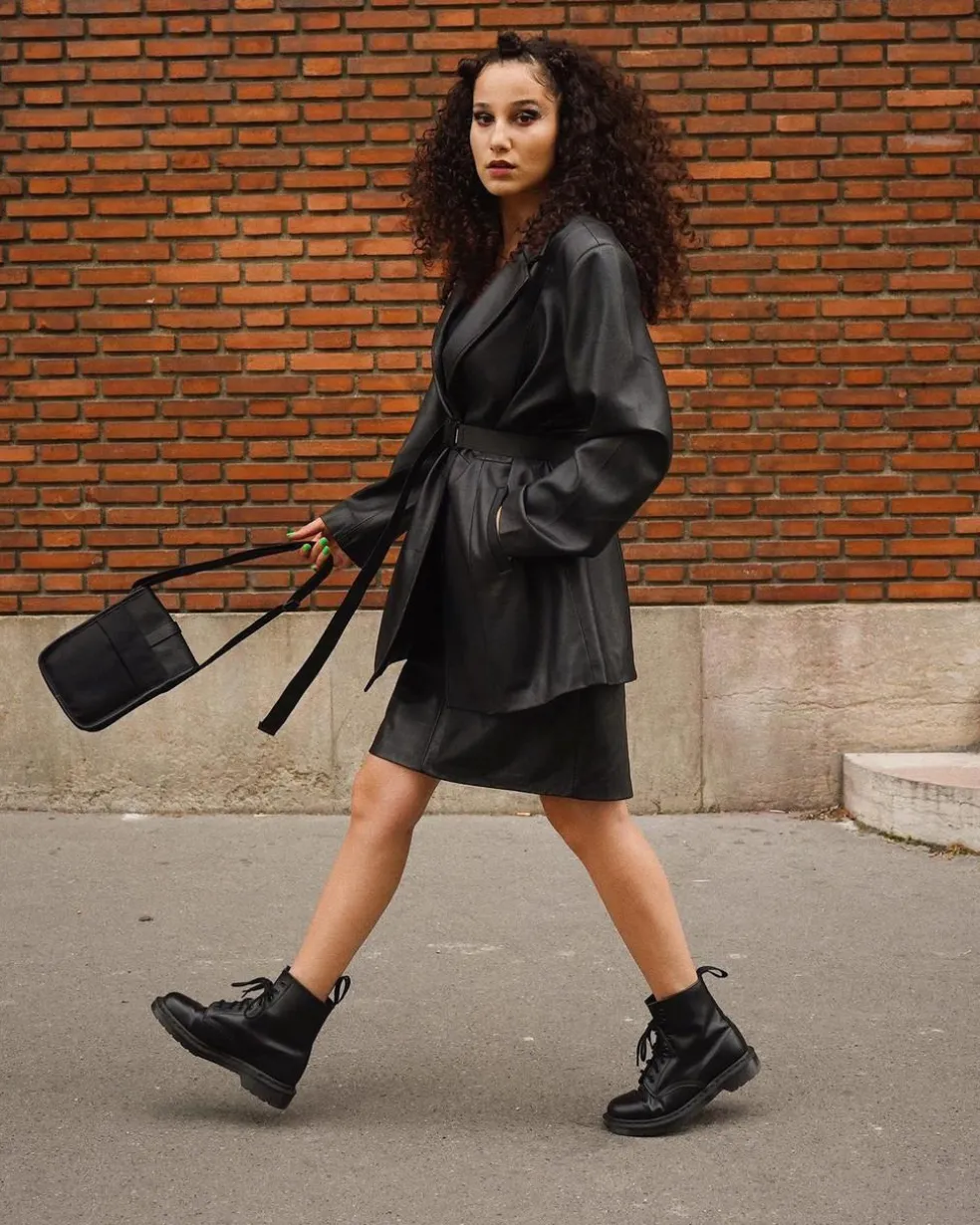 1460 Mono Smooth Leather Lace Up Boots in Black