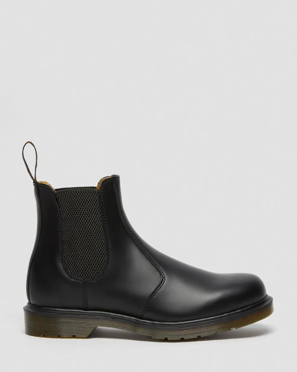 2976 Smooth Leather Chelsea Boots in Black