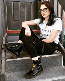 1460 Women's Smooth Leather Lace Up Boots in Black