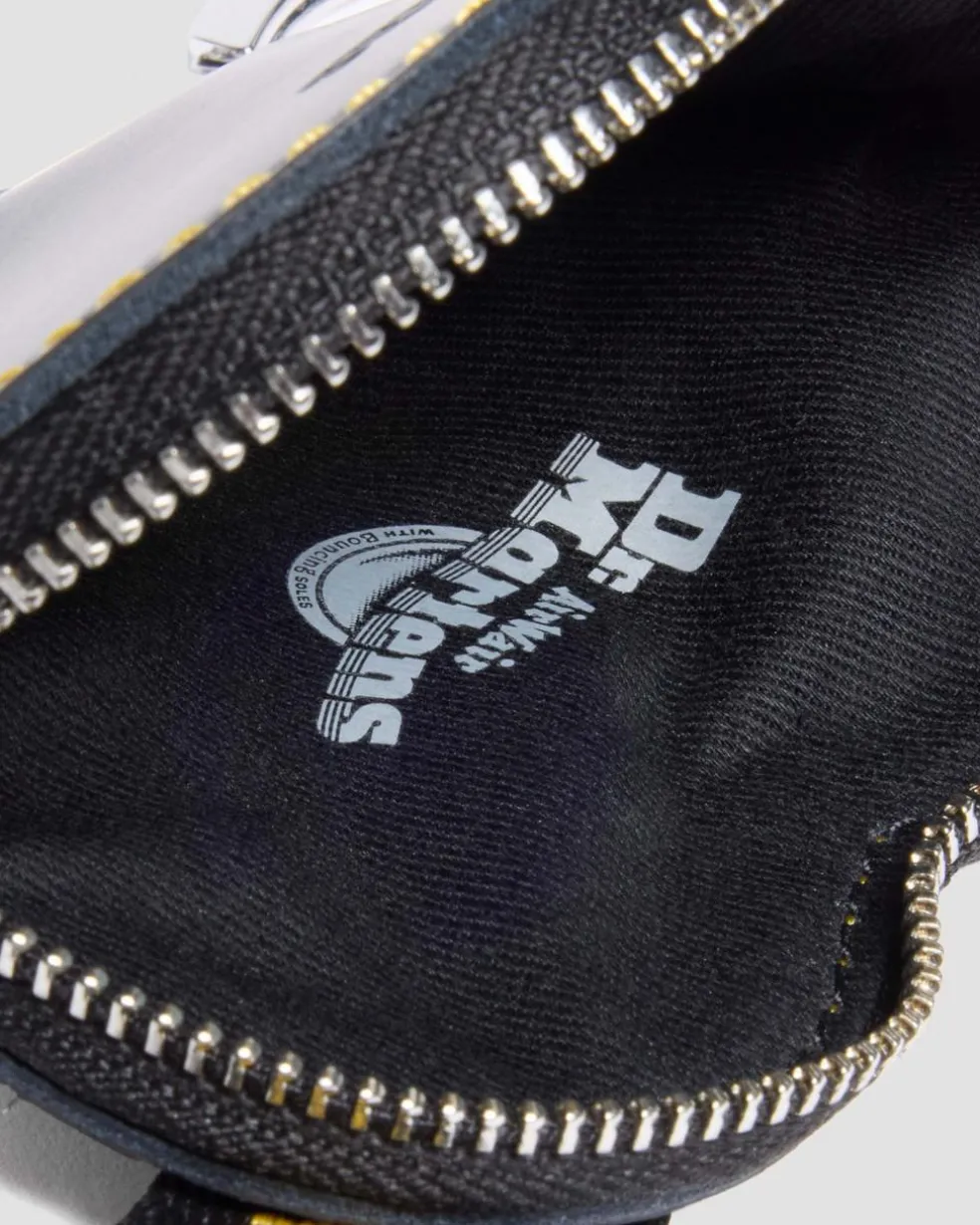 HEART PURSE in Black