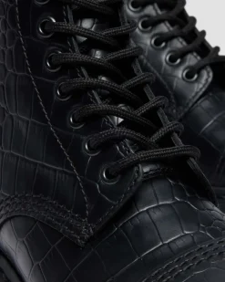 SINCLAIR in Black