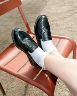 Temara Polished Smooth Leather Loafers in Black